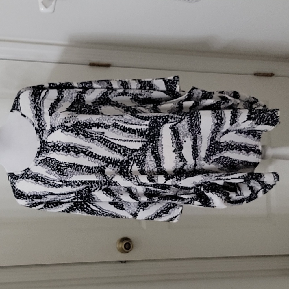 Transparente Size Unknown Lagenlook Style Tunic w/ Slouchy Pockets, White/Black